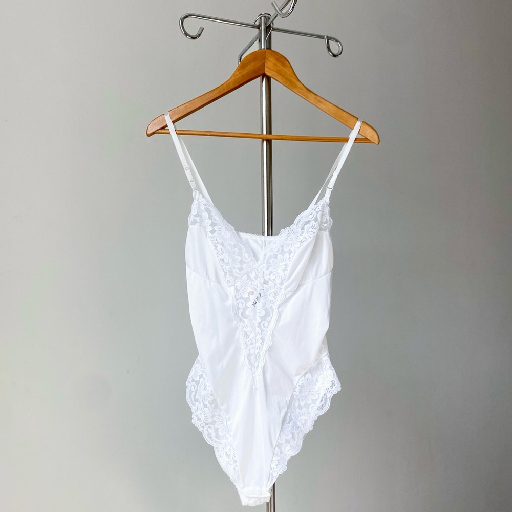 🍂 80s Vintage Delicate Coquette Minimalist White Satin Laced Bodysuit